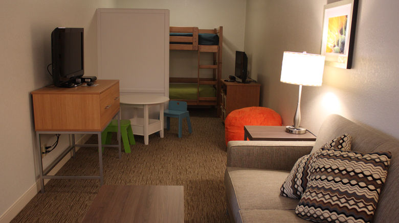 <b>Holiday Inn Express Munising Suite</b>. Images powered by <a href="https://www.leonardoworldwide.com/" title="Leonardo Worldwide" target="_blank">Leonardo</a>.