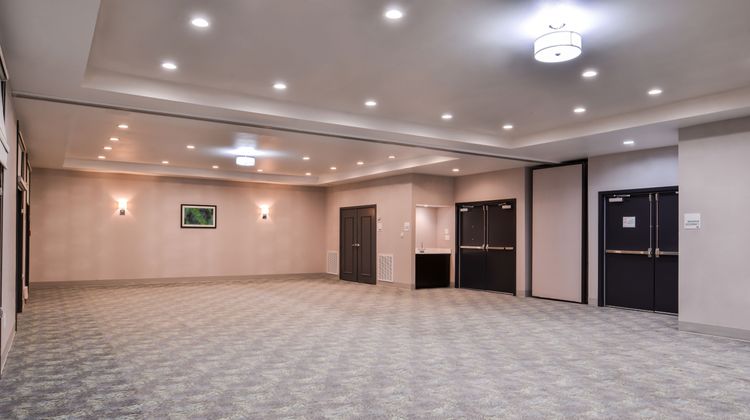 Holiday Inn Express Hotel & Suites Meeting