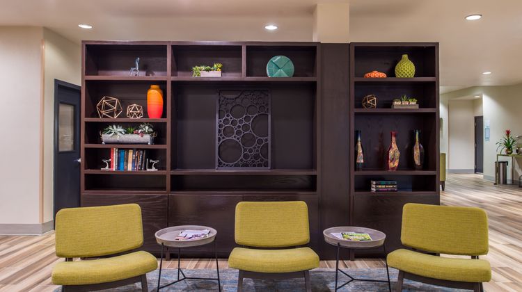 Holiday Inn Express Hotel & Suites Lobby