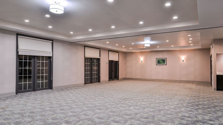 Holiday Inn Express Hotel & Suites Meeting