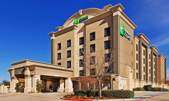Holiday Inn Express Frisco Exterior