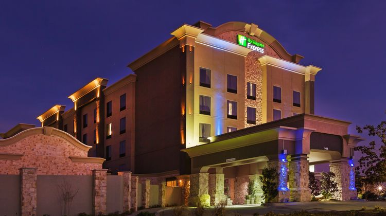 Holiday Inn Express Frisco Exterior