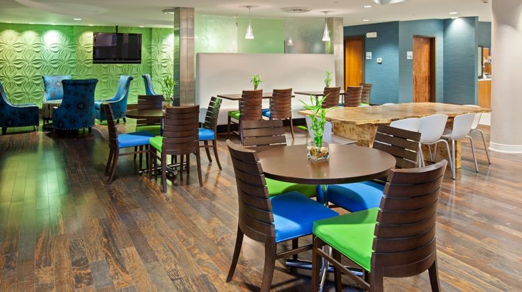 Holiday Inn Express Fishers Restaurant