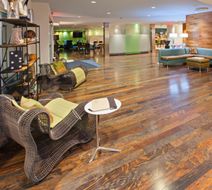 Holiday Inn Express Fishers Lobby