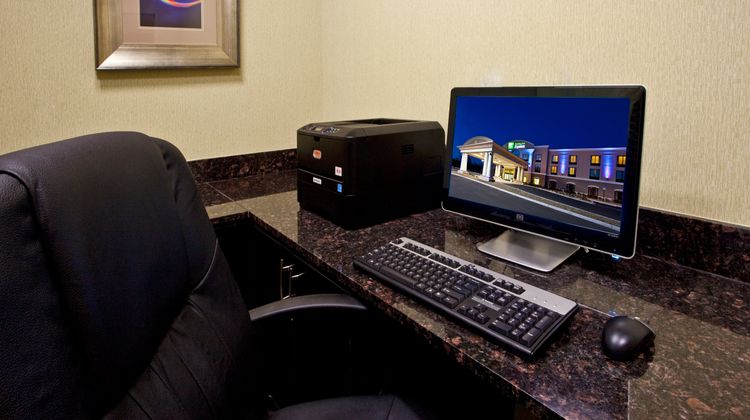 Holiday Inn Express Perry Other