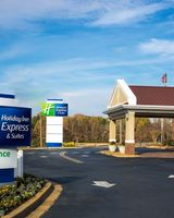 Holiday Inn Express Hotel & Suites