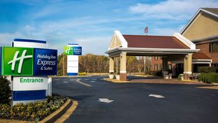 Holiday Inn Express Hotel & Suites