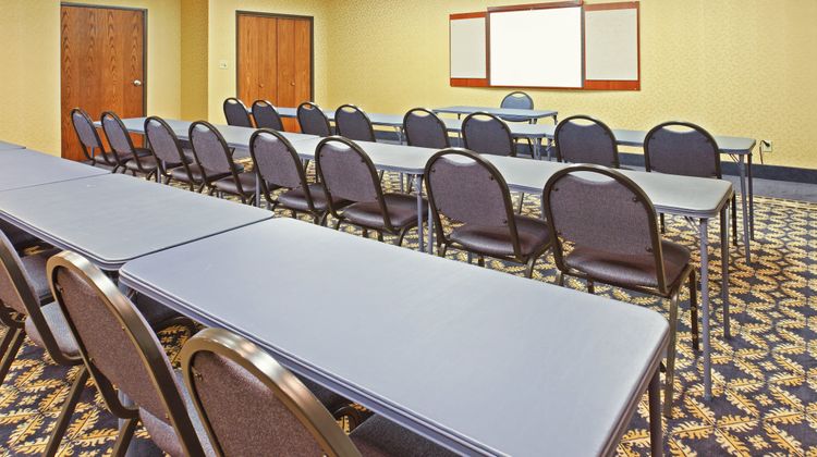Holiday Inn Express/Suites Mountain Home Meeting