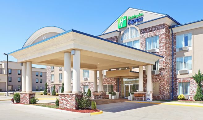Holiday Inn Express/Suites Mountain Home Exterior