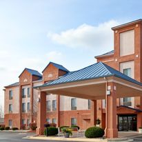 Holiday Inn Express & Suites Lansing-Lea