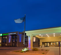 Holiday Inn Express & Suites Colby Exterior