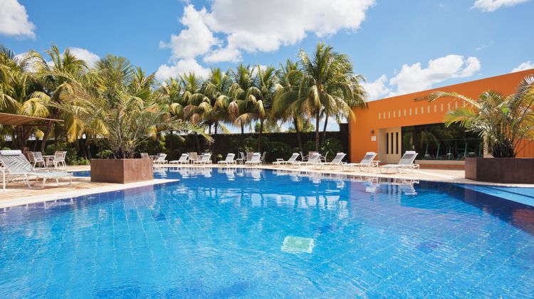 Holiday Inn Managua Convention Center Pool