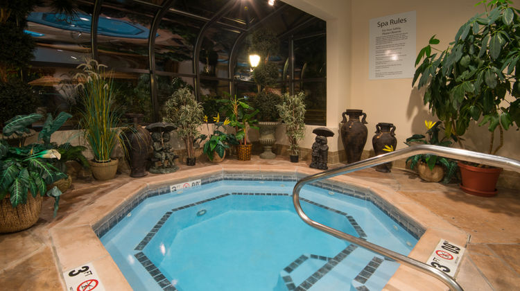 Holiday Inn Express & Suites Pool
