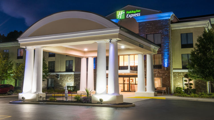 Holiday Inn Express & Suites Exterior