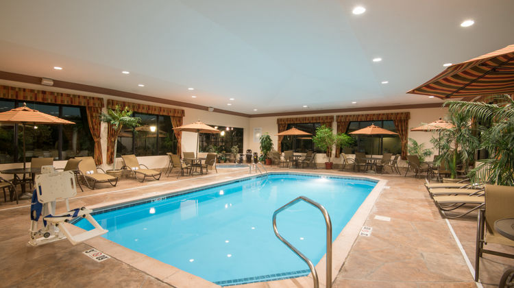 Holiday Inn Express & Suites Pool