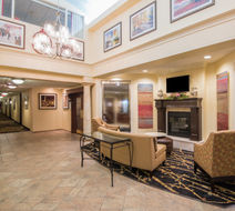 Holiday Inn Express & Suites Lobby