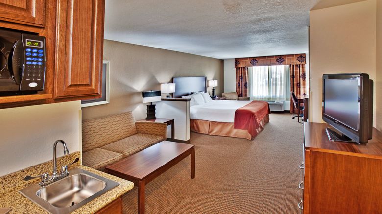 <b>Holiday Inn Express Hotel & Suites Suite</b>. Images powered by <a href="https://www.leonardoworldwide.com/" title="Leonardo Worldwide" target="_blank">Leonardo</a>.