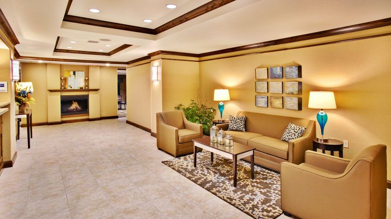 <b>Holiday Inn Express Hotel & Suites Lobby</b>. Images powered by <a href="https://www.leonardoworldwide.com/" title="Leonardo Worldwide" target="_blank">Leonardo</a>.