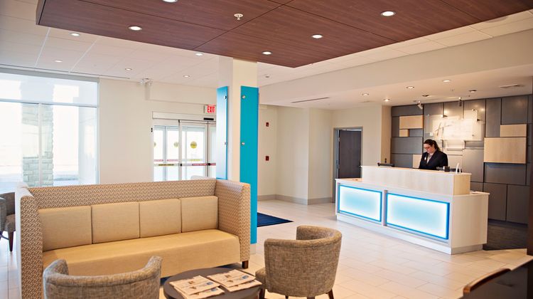 Holiday Inn Express & Suites Rantoul Lobby