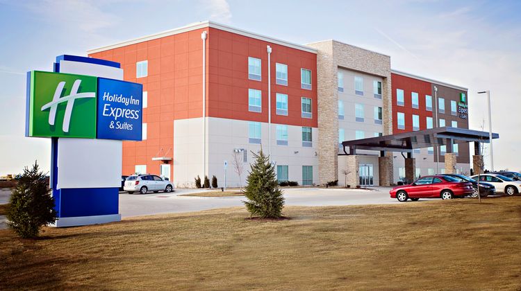 Holiday Inn Express & Suites Rantoul Exterior