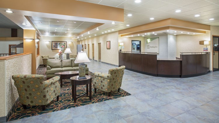 Holiday Inn Riverton-Convention Center Lobby