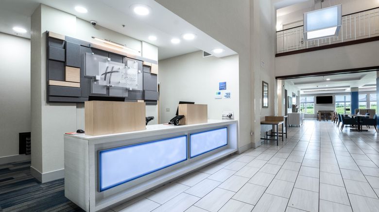 <b>Holiday Inn Express Hotel & Suites Lobby</b>. Images powered by <a href="https://www.leonardoworldwide.com/" title="Leonardo Worldwide" target="_blank">Leonardo</a>.