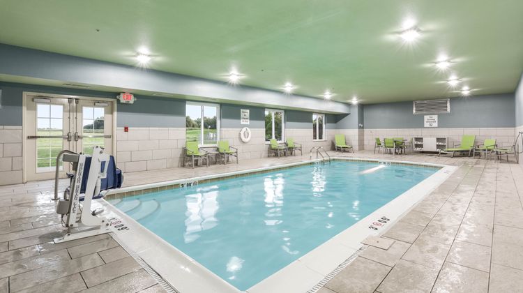 Holiday Inn Express Hotel & Suites Pool