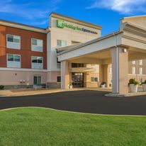 Holiday Inn Express Hotel & Suites