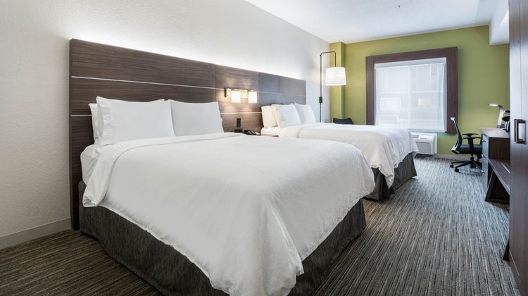 Holiday Inn Express Hotel & Suites Room