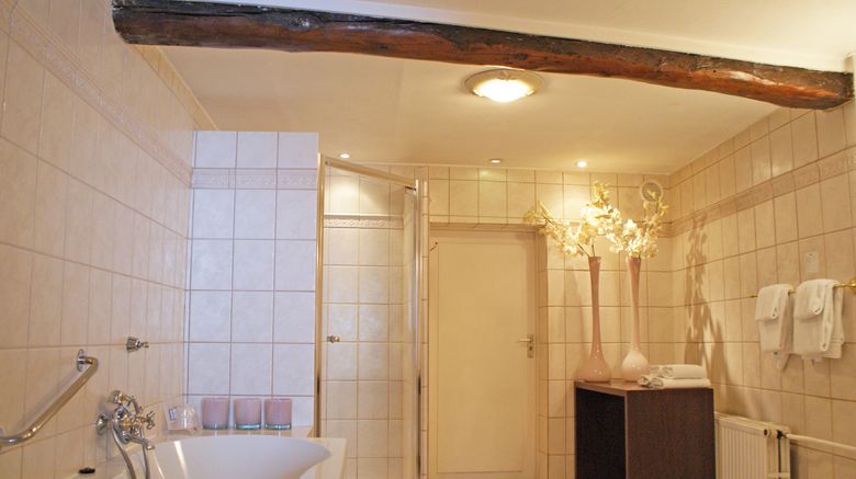 <b>Fletcher Hotel de Burghoeve Room</b>. Images powered by <a href="https://www.leonardoworldwide.com/" title="Leonardo Worldwide" target="_blank">Leonardo</a>.