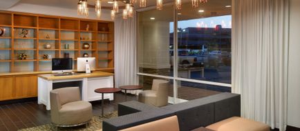 Holiday Inn Clark-Newark Lobby