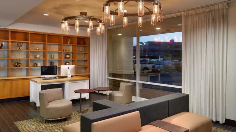 Holiday Inn Clark-Newark Lobby