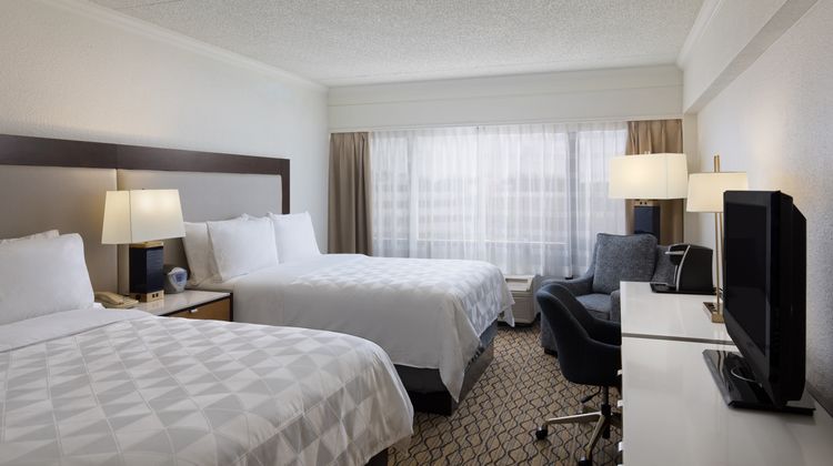 Holiday Inn Clark-Newark Room