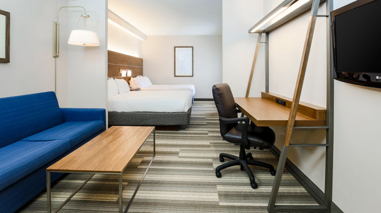 Holiday Inn Express Philadelphia NE Room
