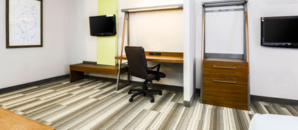 Holiday Inn Express Philadelphia NE Room