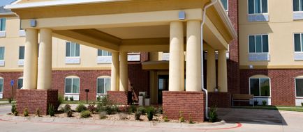 Holiday Inn Express & Suites Childress Exterior