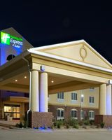 Holiday Inn Express & Suites Childress