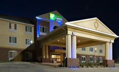 Holiday Inn Express & Suites Childress