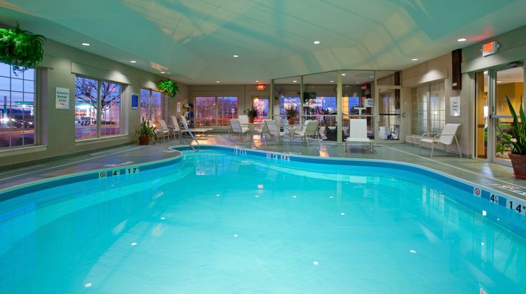 Holiday Inn Express Sunbury/Columbus Are Pool