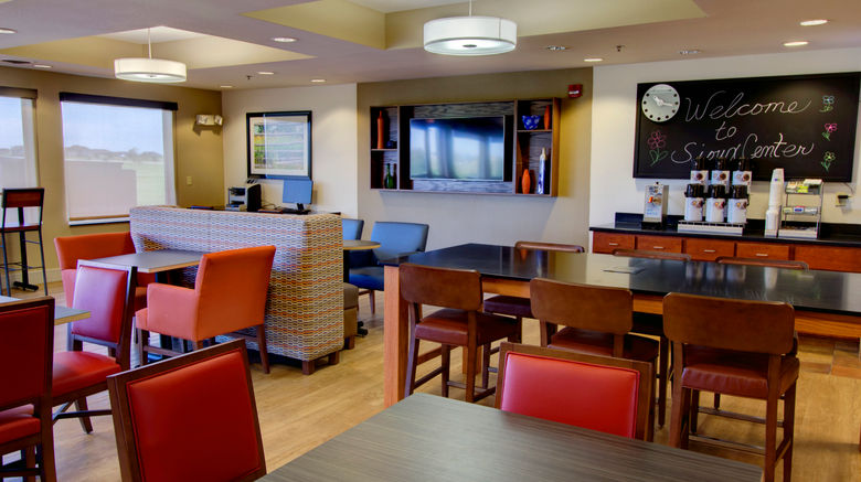 <b>Holiday Inn Express Hotel & Suites Restaurant</b>. Images powered by <a href="https://www.leonardoworldwide.com/" title="Leonardo Worldwide" target="_blank">Leonardo</a>.
