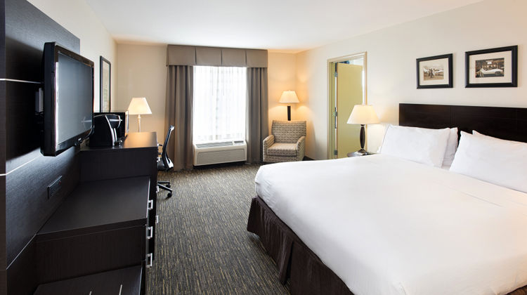 Holiday Inn Express Hotel & Suites Room