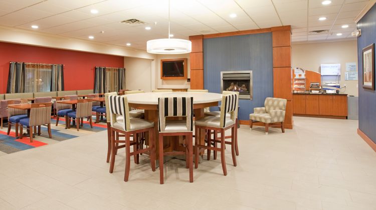 Holiday Inn Express Lobby
