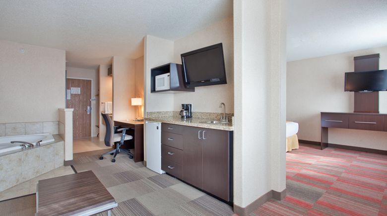 <b>Holiday Inn Express Suite</b>. Images powered by <a href="https://www.leonardoworldwide.com/" title="Leonardo Worldwide" target="_blank">Leonardo</a>.