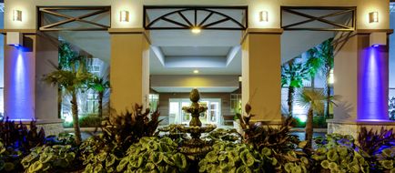 Holiday Inn Express Hotel & Suites Exterior