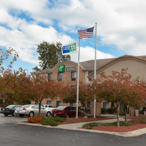 Holiday Inn Express & Suites Canton