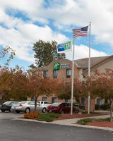 Holiday Inn Express & Suites Canton
