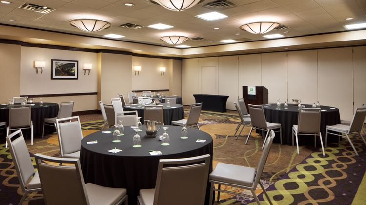 Holiday Inn Clark-Newark Ballroom