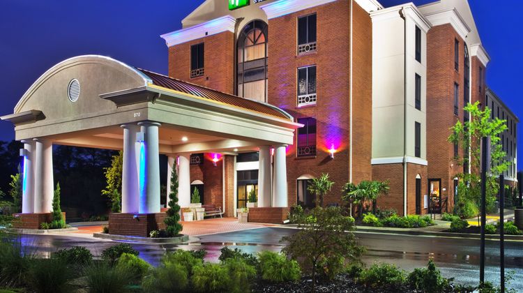 Holiday Inn Express Hotel & Suites Exterior