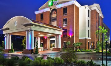 Holiday Inn Express Hotel & Suites