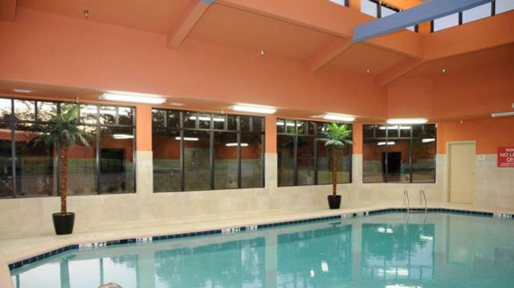 Holiday Inn Express Hotel & Suites Pool